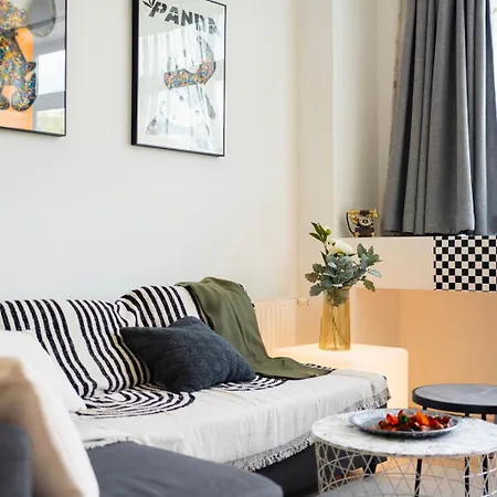 Designer Modern By Buda Castle With Stunning Matthias Church View Apartman Budapest