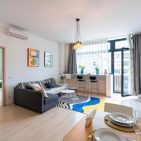 Designer Modern By Buda Castle With Stunning Matthias Church View *