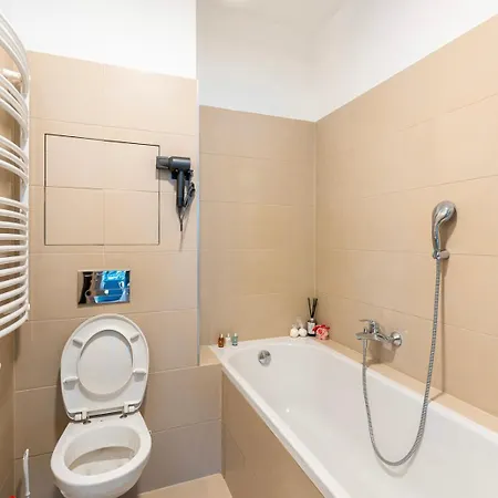 Designer Modern By Buda Castle With Stunning Matthias Church View Apartament